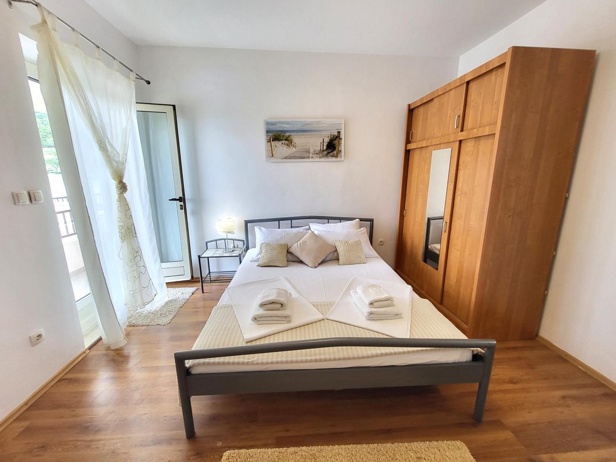 Apartments Vrisnik Jelsa  Zewnętrze zdjęcie