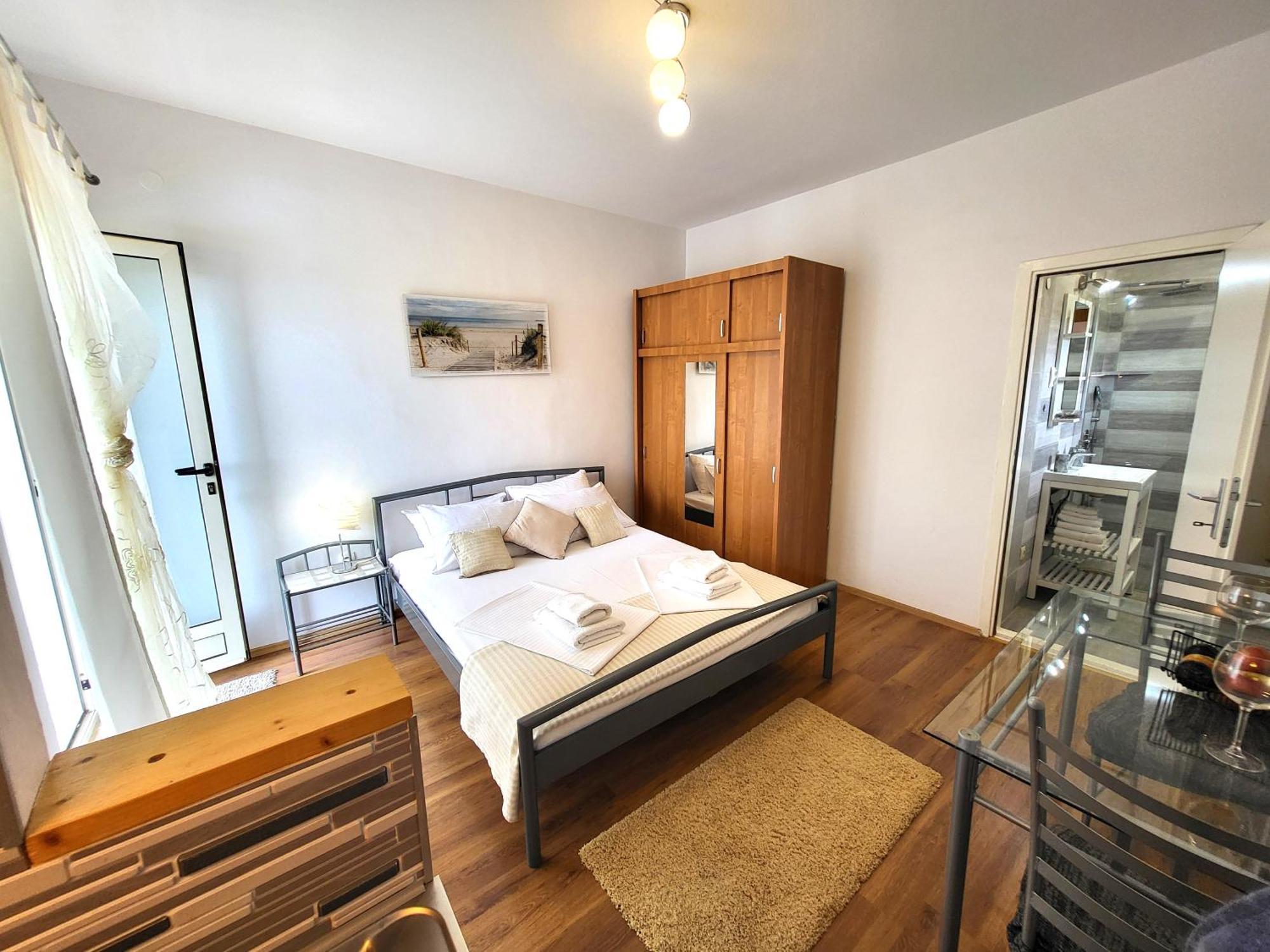 Apartments Vrisnik Jelsa  Zewnętrze zdjęcie