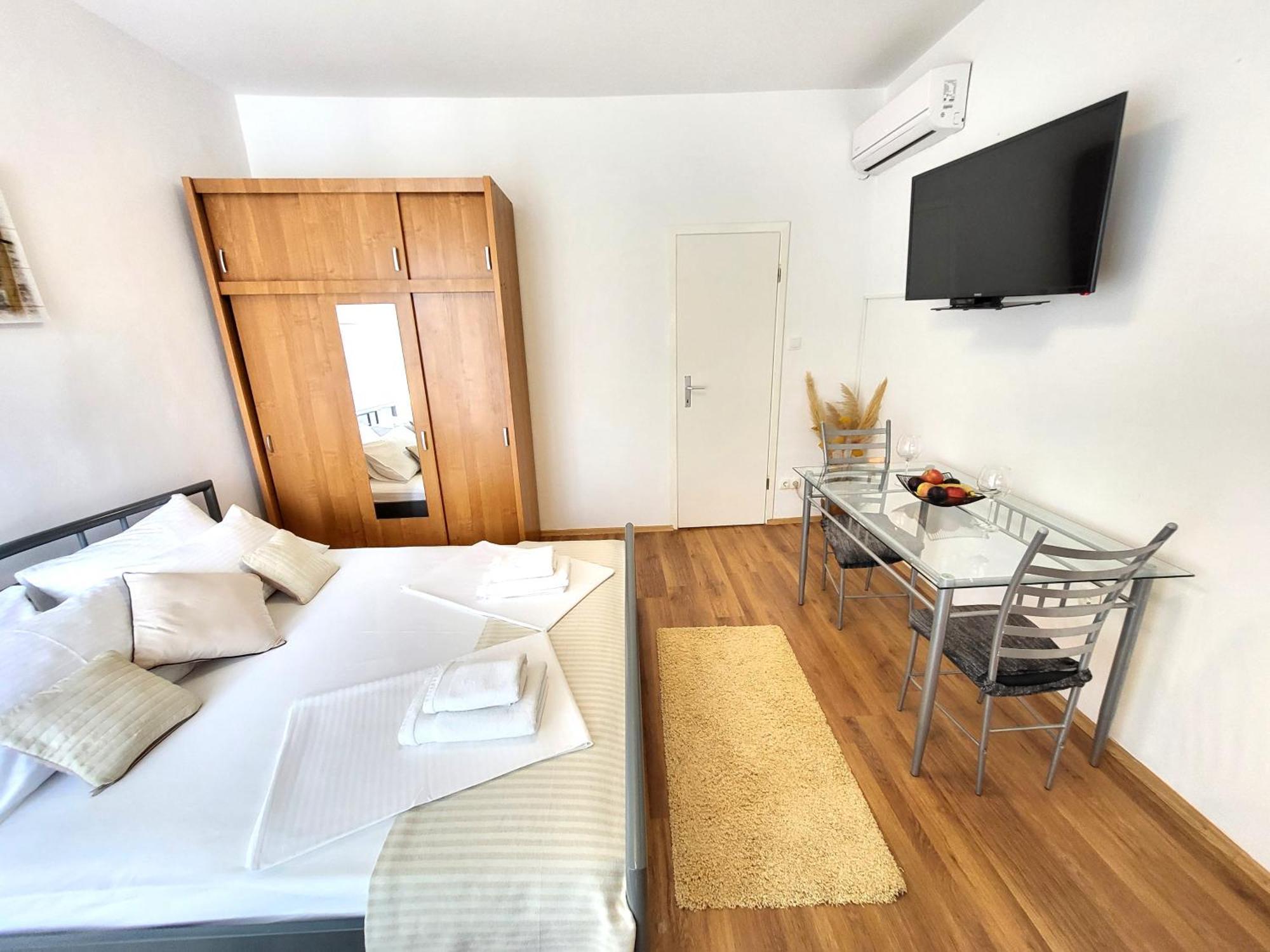 Apartments Vrisnik Jelsa  Zewnętrze zdjęcie