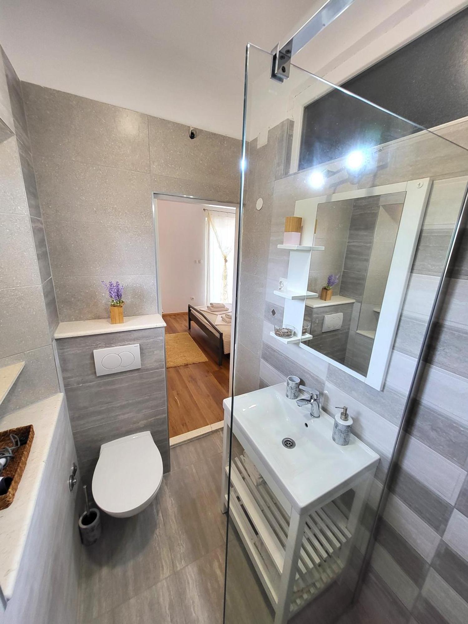 Apartments Vrisnik Jelsa  Zewnętrze zdjęcie