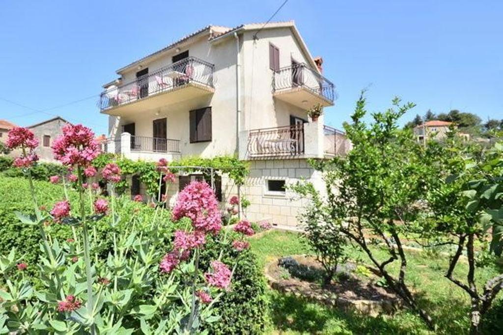 Apartments Vrisnik Jelsa  Zewnętrze zdjęcie