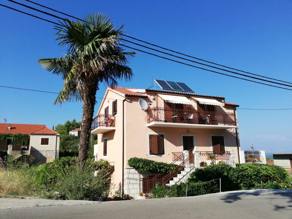 Apartments Vrisnik Jelsa  Zewnętrze zdjęcie
